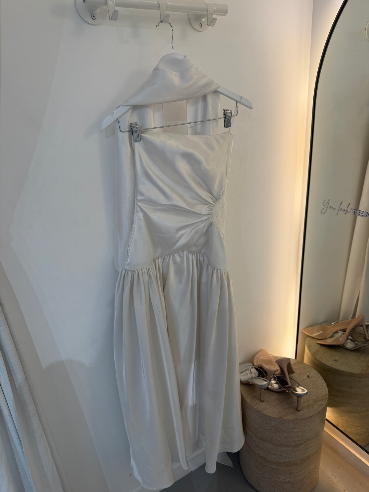 EX HIRE: Vintage White Gown
