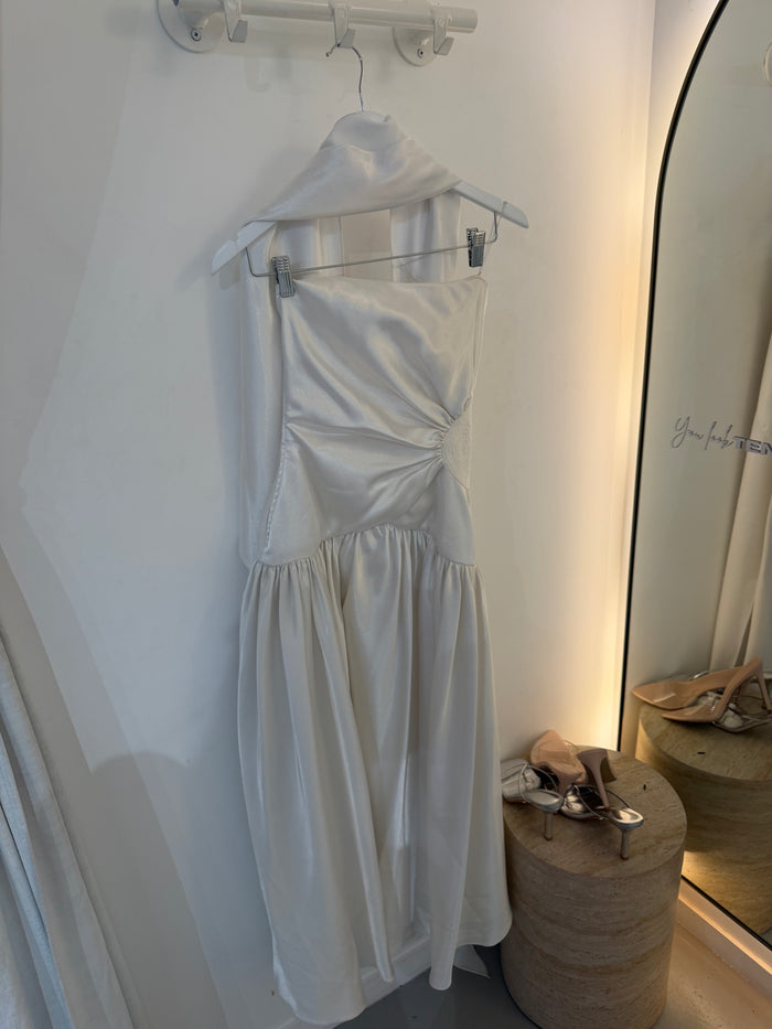 EX HIRE: Vintage White Gown