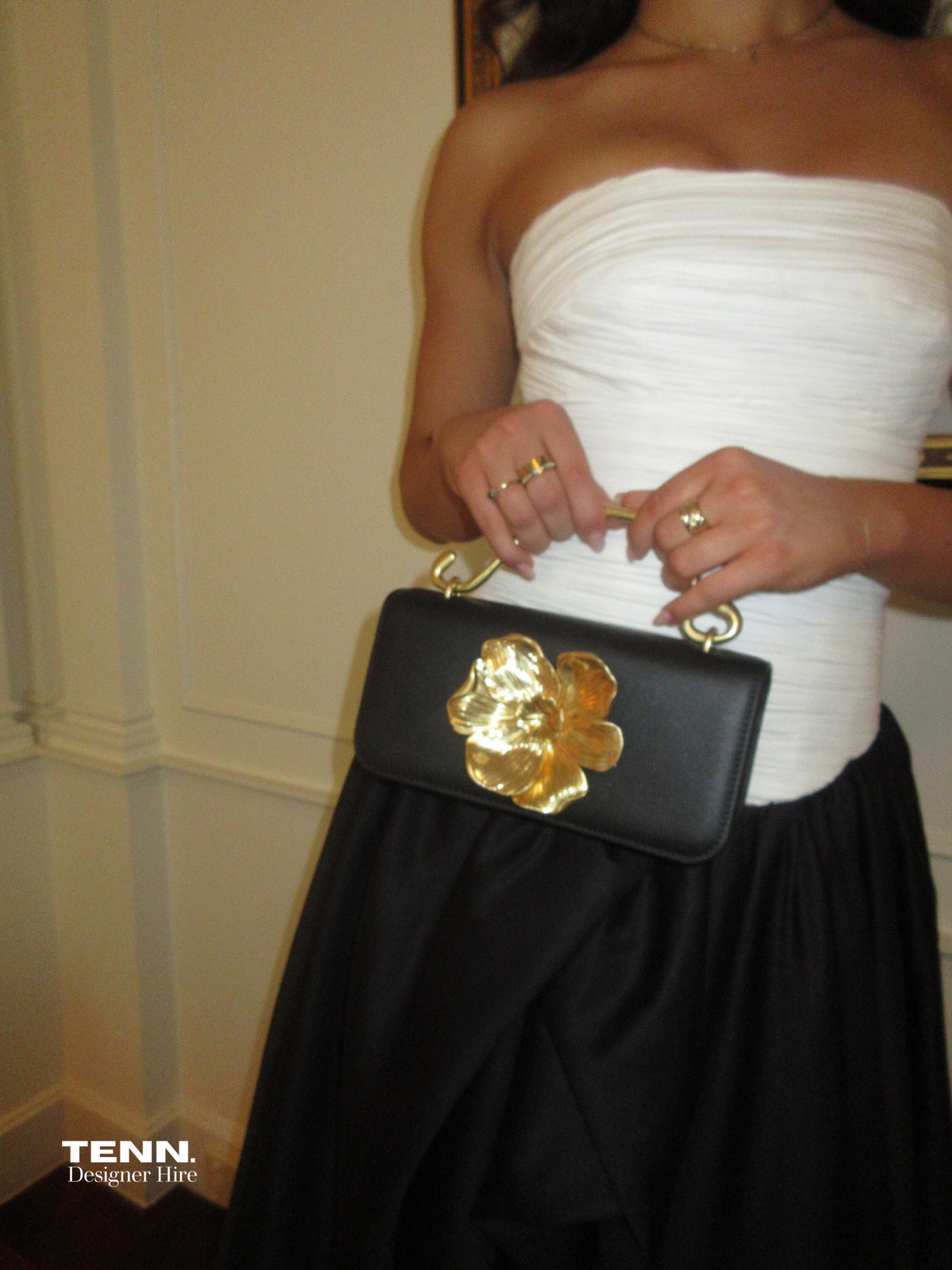 Alessia Flower Clutch Black –