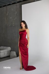 Amelie Gown - Wine